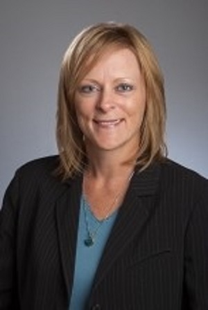 Amy Ault Headshot